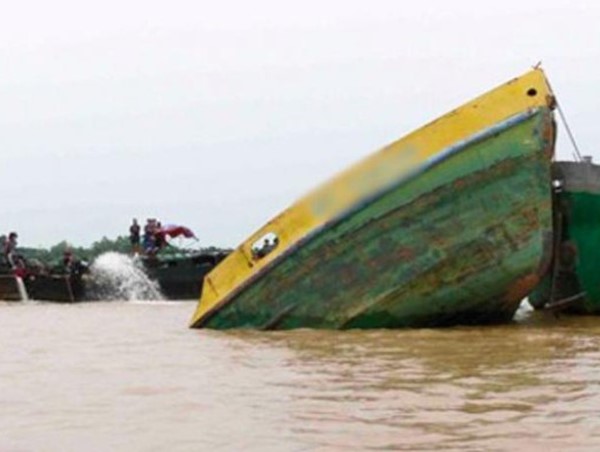 Đồng Nai: Hút cát trên sông, 1 người bị chân vịt của sà lan chém tử vong
