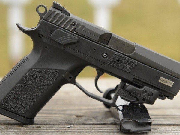 Liên tục phát hiện khách mang súng, đạn còn nguyên hạt nổ lên máy bay