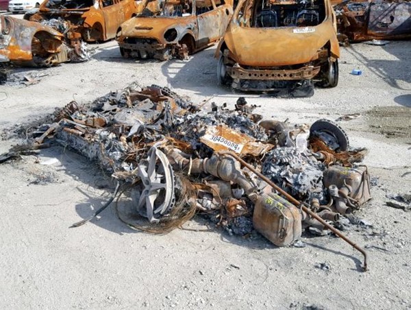 Bị thiêu rụi chỉ còn đống tro, Ferrari 458 vẫn được rao bán như thường 