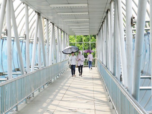 Hà Nội đầu tư xây dựng thêm 4 cầu vượt đi bộ