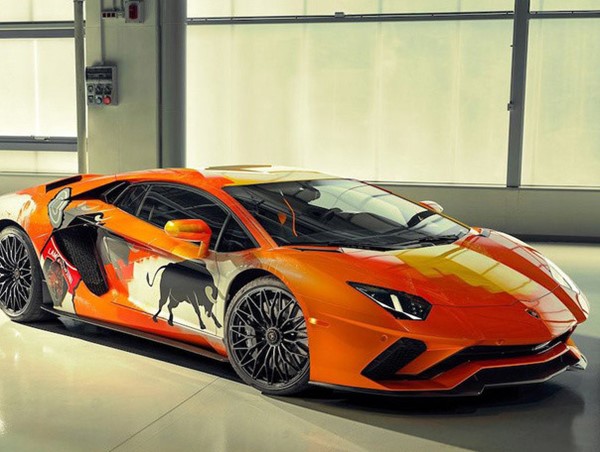 Triệu hồi 'siêu bò' Lamborghini do lỗi phần mềm làm tăng nguy cơ chết máy