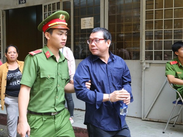 Phúc thẩm vụ “Logo xe vua”: Kiến nghị điều tra 80 CSGT, TTGT về hành vi “nhận hối lộ”