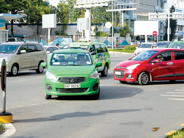 Bỏ “mào” taxi truyền thống: Hiệp hội taxi Hà Nội nói gì?