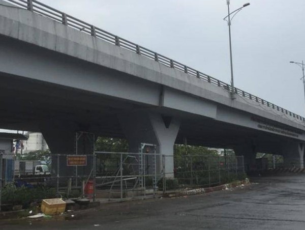 Nam sinh Đại học FPT nguy kịch nghi rơi từ cầu vượt xuống đất