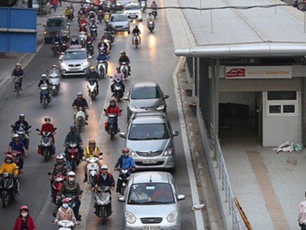 Hà Nội: Gần 350 phương tiện đi vào làn BRT, phạt nguội phương tiện hơn 2 tỷ đồng