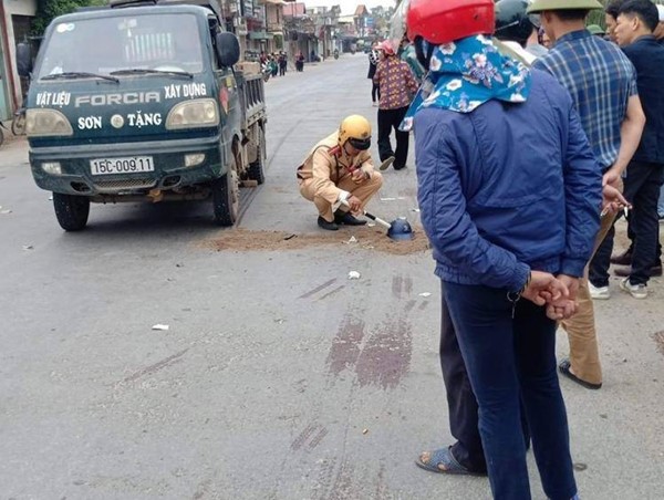 Va chạm với xe tải, nam sinh Hải Phòng tử vong trên đường đi học về
