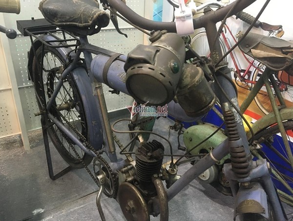 Xe đạp cổ 109 năm tuổi hàng hiếm giá hơn 200 triệu ở Hà Nội