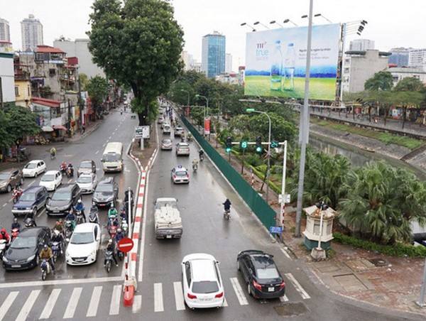 Cấp thiết xây dựng hệ thống cầu vượt cho người đi bộ qua sông Tô Lịch