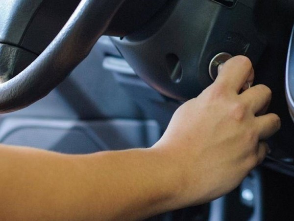 Ô tô khó nổ máy khi trời lạnh phải làm thế nào?