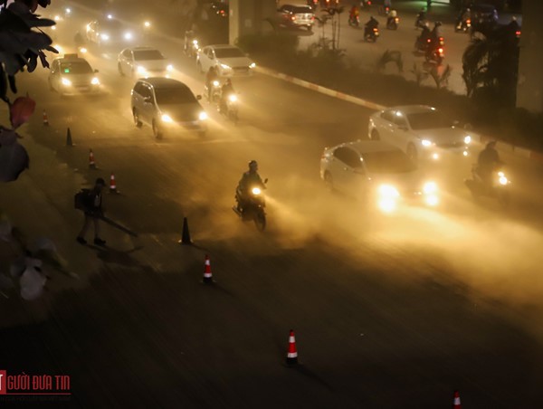 Hà Nội: Bụi mù "phong tỏa" đường Nguyễn Trãi gây mất an toàn giao thông