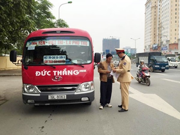 Tăng cường xử lý vi phạm giao thông, đô thị xung quanh bến xe Giáp Bát