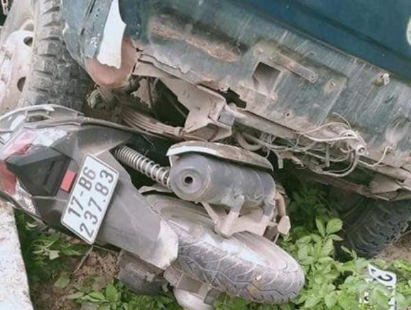 Va chạm với xe tải, thầy giáo tử vong thương tâm 