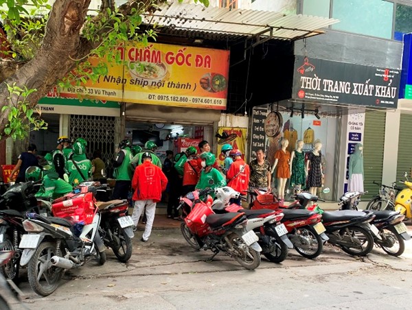 Sau nới lỏng, vi phạm trật tự đô thị tràn lan đường phố