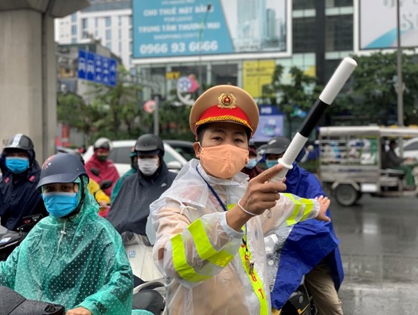 Quận Thanh Xuân: Một tháng xử lý 70 trường hợp vi phạm trật tự an toàn giao thông  