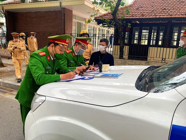 Quận Ba Đình ra quân đảm bảo trật tự đô thị dịp cuối năm