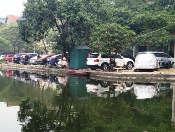 Bãi xe không phép quanh hồ Bảy Gian, phường Ngọc Hà: Chính quyền địa phương ưu ái cho vi phạm