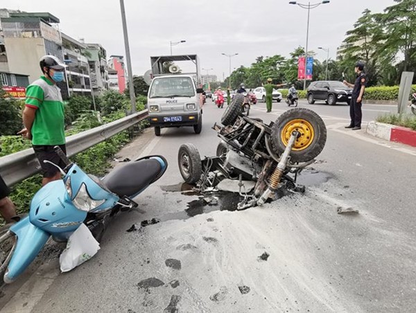 Cần quyết liệt, đồng bộ để xe ba bánh không còn là nỗi lo trên đường