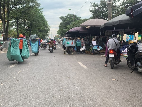Phường Hoàng Văn Thụ, quận Hoàng Mai: Lộn xộn chợ đầu mối phía Nam