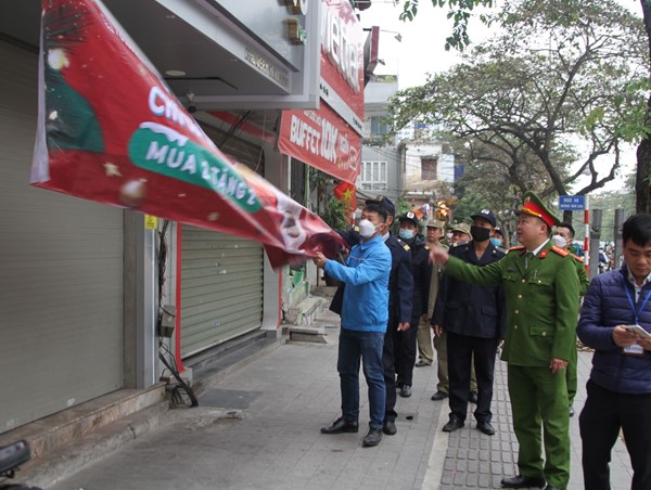 Phường Liễu Giai: Tăng cường xử lý vi phạm trật tự đô thị dịp cuối năm