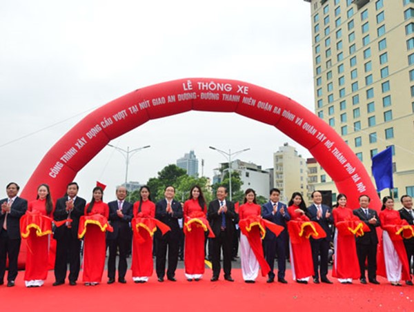 Thông xe công trình xây dựng cầu vượt tại nút giao An Dương - đường Thanh Niên