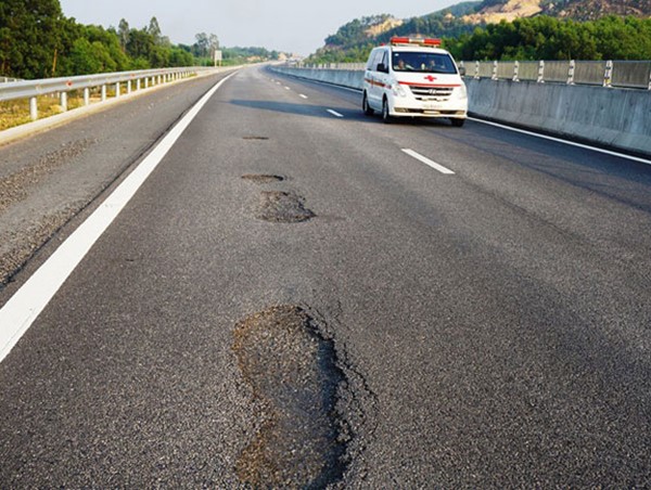 Dừng thu phí cao tốc Đà Nẵng - Quảng Ngãi để kiểm tra, khắc phục hư hỏng