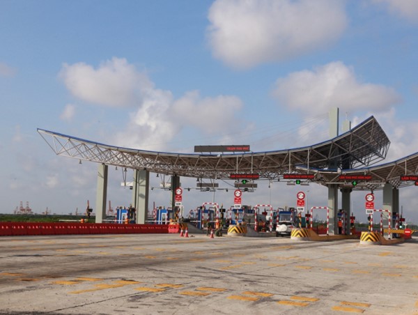 Cầu Bạch Đằng trong ngày đầu thu phí thế nào?