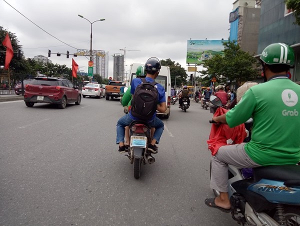 Grab Bike bịt biển số khi tham gia giao thông: Phải xử lý nghiêm lái xe vi phạm