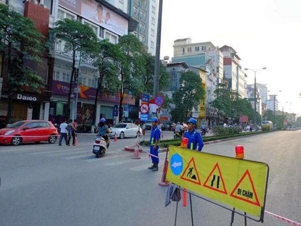 Phân luồng giao thông phố Kim Mã phục vụ thi công đường sắt đô thị