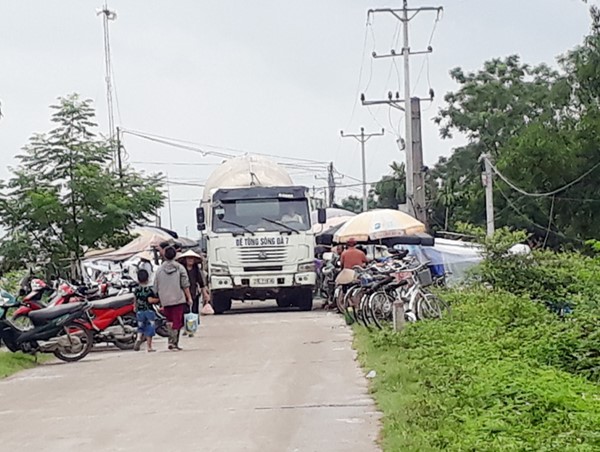 Hà Nội: Ngăn chặn, xử lý xe quá tải trọng lưu thông trên các tuyến đê