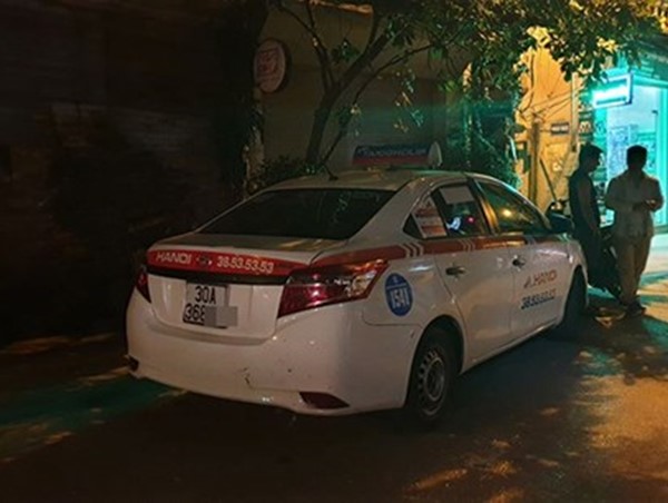 Hà Nội: Yêu cầu xử lý nghiêm vụ lái xe bắn đạn cao su, chèn qua người trên phố