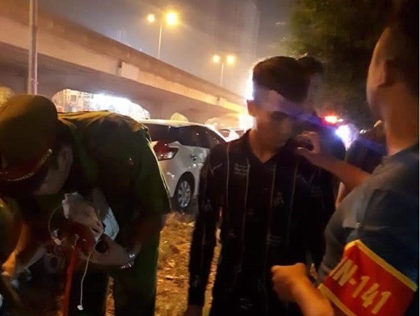 Thanh niên giấu ma túy trong ví nhưng không thể "qua mặt" được 141