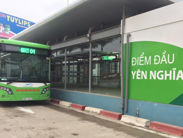 Sau 3 tuần thí điểm thẻ vé điện tử trên tuyến buýt nhanh: Đang phát huy hiệu quả