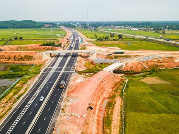 VEC lên tiếng cao tốc Đà Nẵng - Quảng Ngãi bị sụt lún