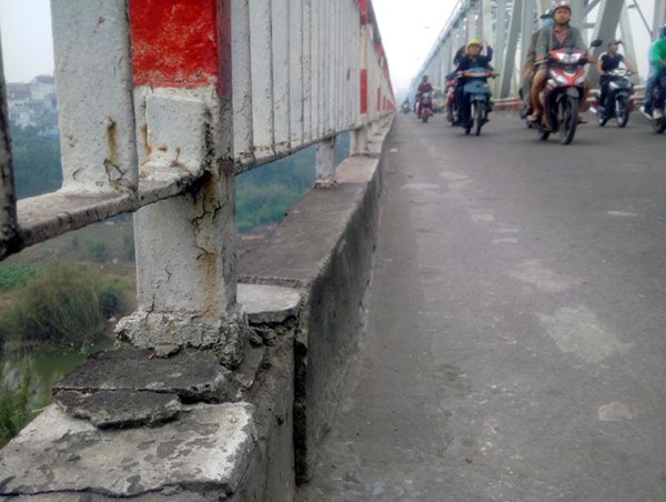 Từ vụ ô tô húc lan can cầu Chương Dương lao xuống sông Hồng: Tính toán lại tổ chức giao thông