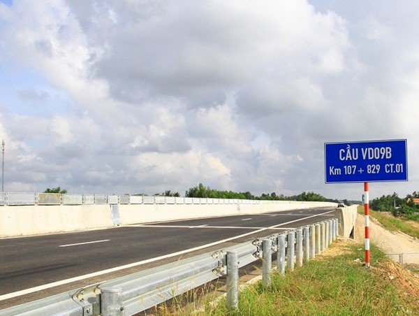 Bộ GTVT chỉ đạo xử lý dứt điểm tồn tại trên cao tốc 34.500 tỷ đồng