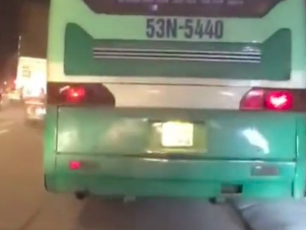 Lái xe buýt điên cuồng lao lên vỉa hè bị đề nghị xử lý