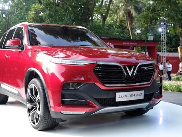 Ra mắt 3 mẫu xe VinFast: Giá bán 1,136 tỷ đồng, 800 triệu đồng và 336 triệu đồng