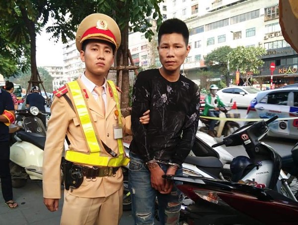 Khống chế thanh niên đi SH, nghi là đối tượng trộm cắp xe máy chuyên nghiệp