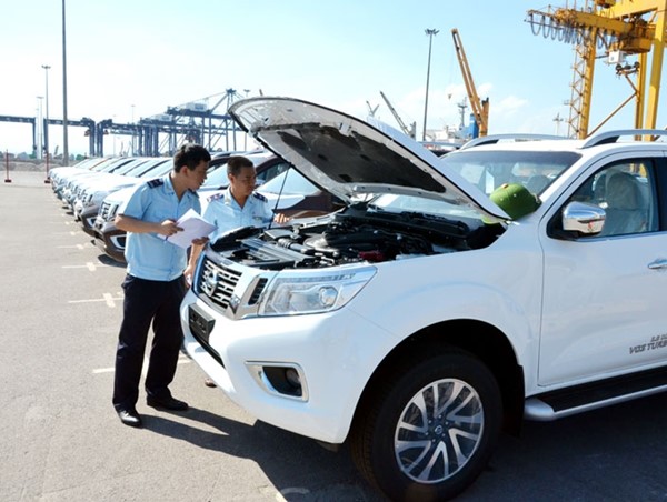 Nhập khẩu ô tô tăng mạnh