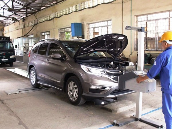 Từ chối đăng kiểm ô tô “độ”, lắp thêm đèn chiếu sáng: Siết chặt công tác đăng kiểm là chưa đủ