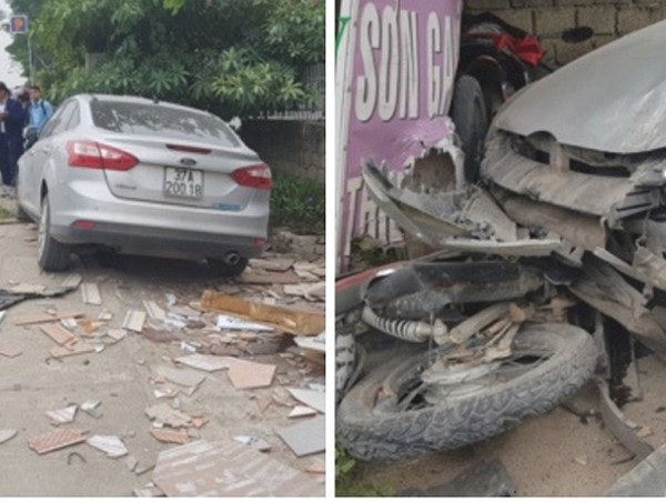 "Xe điên" lao lên vỉa hè, 2 người nhập viện cấp cứu