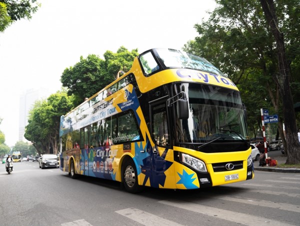 Thêm tuyến xe buýt 2 tầng phục vụ khách tham quan Hà Nội