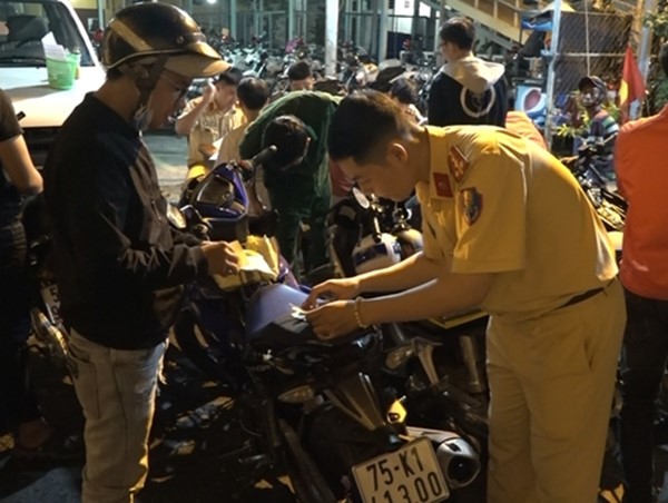 CSGT xử phạt 55 trường hợp vi phạm sau trận đấu Việt Nam – Philippines