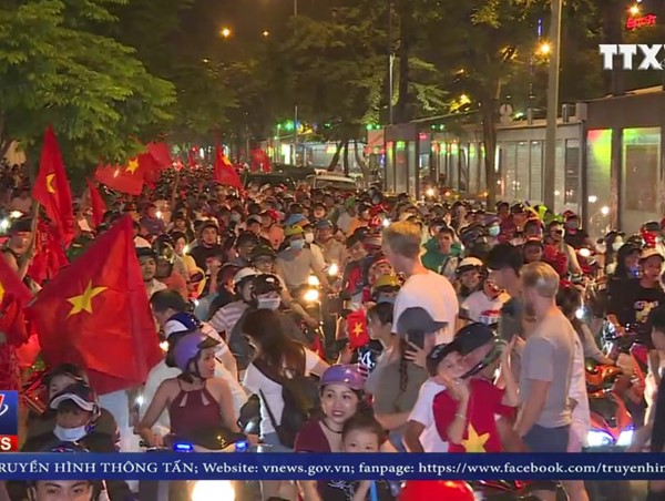 Ngăn đua xe gây rối nhân ăn mừng bóng đá