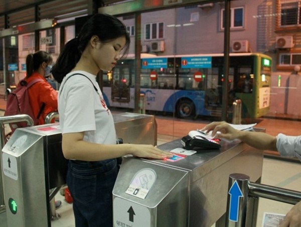 Thẻ vé điện tử liên thông: Lợi ích cả ba nhà