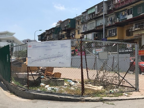 Camera cận cảnh: Hà Nội - Người dân mòn mỏi chờ bãi đỗ xe thông minh