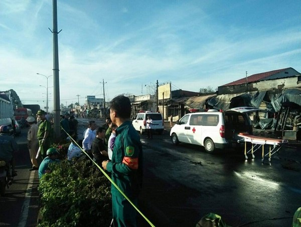 Bình Phước: Thiệt hại trên 10 tỷ đồng vụ lật xe bồn chở xăng làm chết 6 người