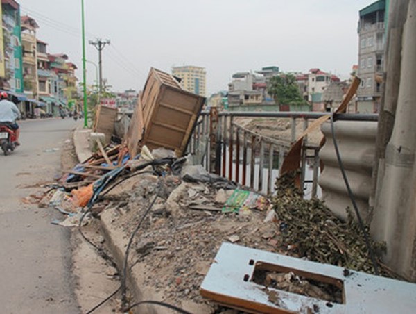 Hà Nội: Cho đi từ nhiều năm nay, vì sao đường ven sông Lừ vẫn chưa tổ chức giao thông?