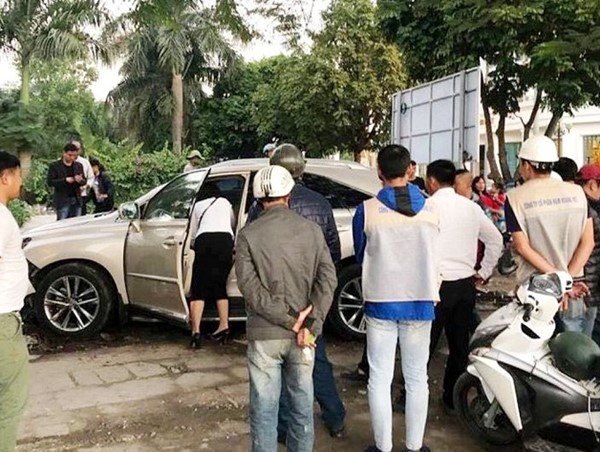 Thêm 1 vụ nữ tài xế xe Lexus gây tai nạn liên hoàn