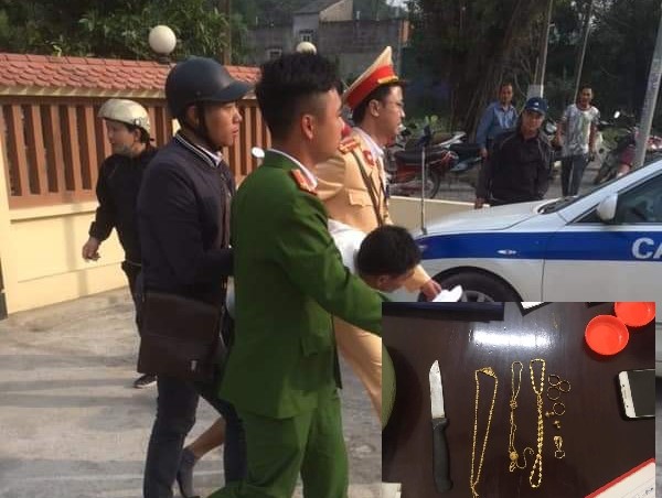 Tên cướp dùng dao khống chế phụ nữ, bị CSGT Hà Nội nhanh chóng tóm gọn